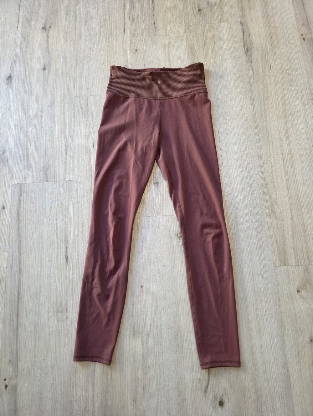 Vuori Women's Rib Studio Legging Size S Mulberry